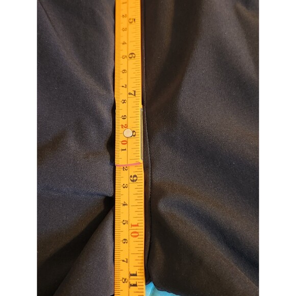 Zenergy Chico's Size 2(12) Nylon/Spandex Ruched Cropped Pants W/ZIP Pockets‎ - Picture 8 of 9